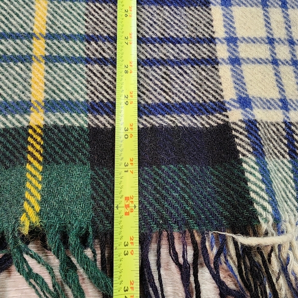 VINTAGE Virgin Wool Made In Scotland Plaid Tartan Blanket Poncho Tassels - Picture 11 of 16